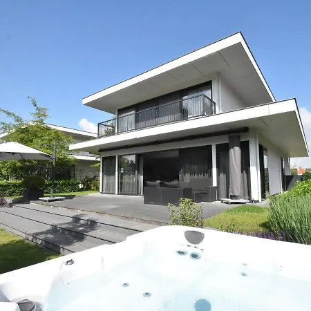 Villa Modern In With Sauna And Jacuzzi