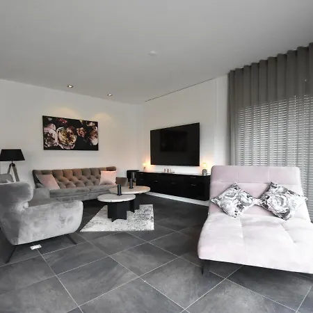 Villa Modern In With Sauna And Jacuzzi *