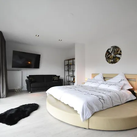 Modern In With Sauna And Jacuzzi Villa Harderwijk